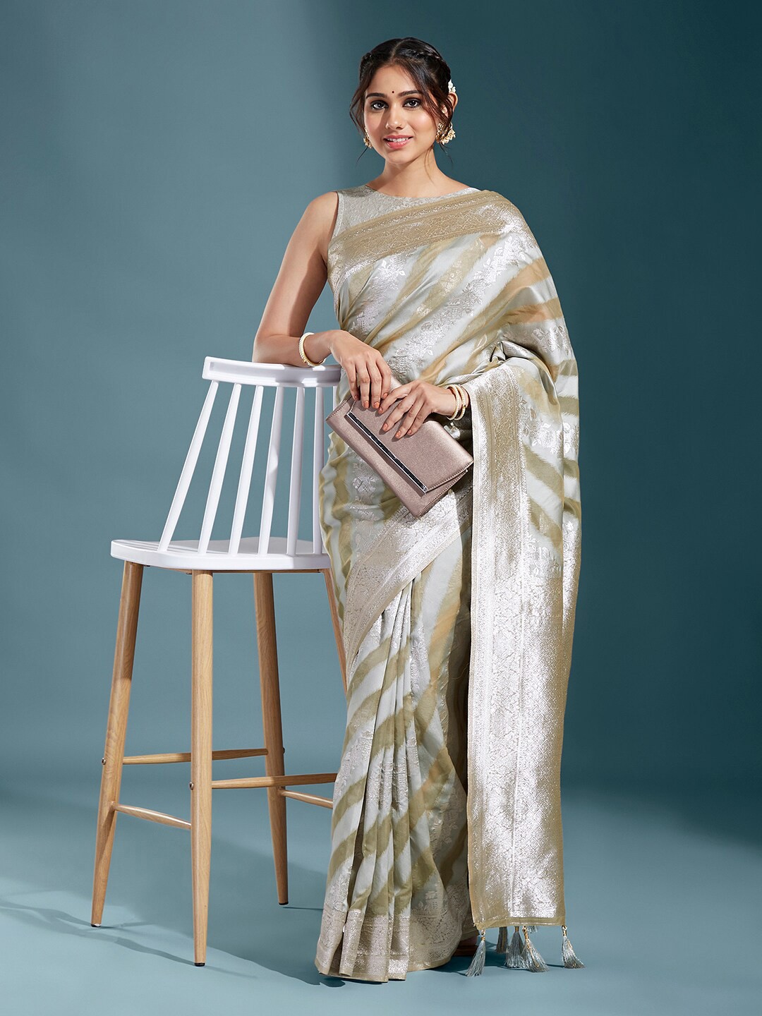 

panchhi Woven Design Zari Organza Banarasi Saree, Grey