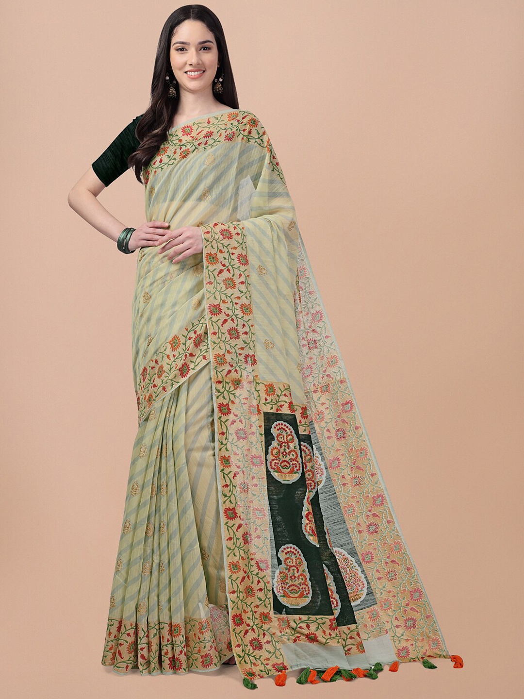 

Triveni Floral Pure Cotton Block Print Saree With Blouse Piece, Green