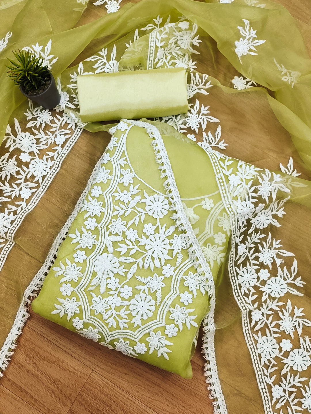 

KALINI Floral Embroidered Unstitched Dress Material, Yellow