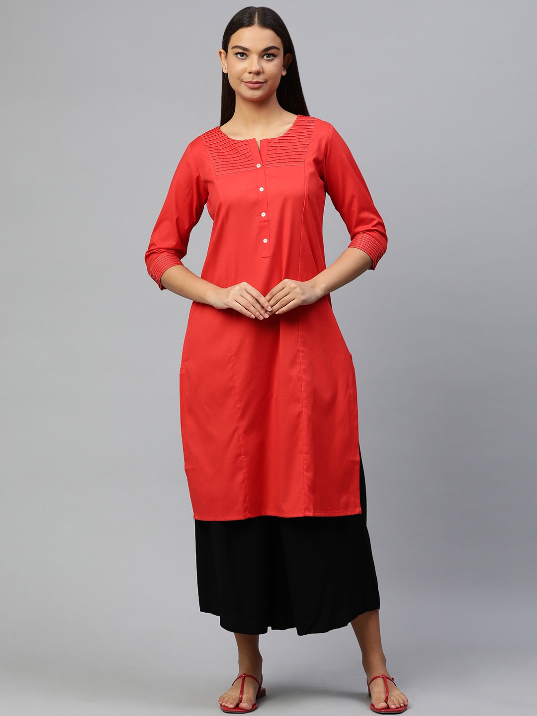 

ETIQUETTE Women Solid Kurta, Red