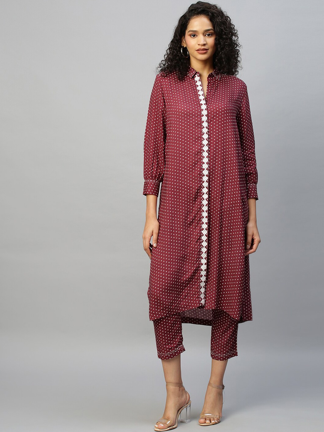 

Modern Indian by CHEMISTRY Polka Dots Printed Shirt Collar Thread Work Kurta with Trousers, Burgundy