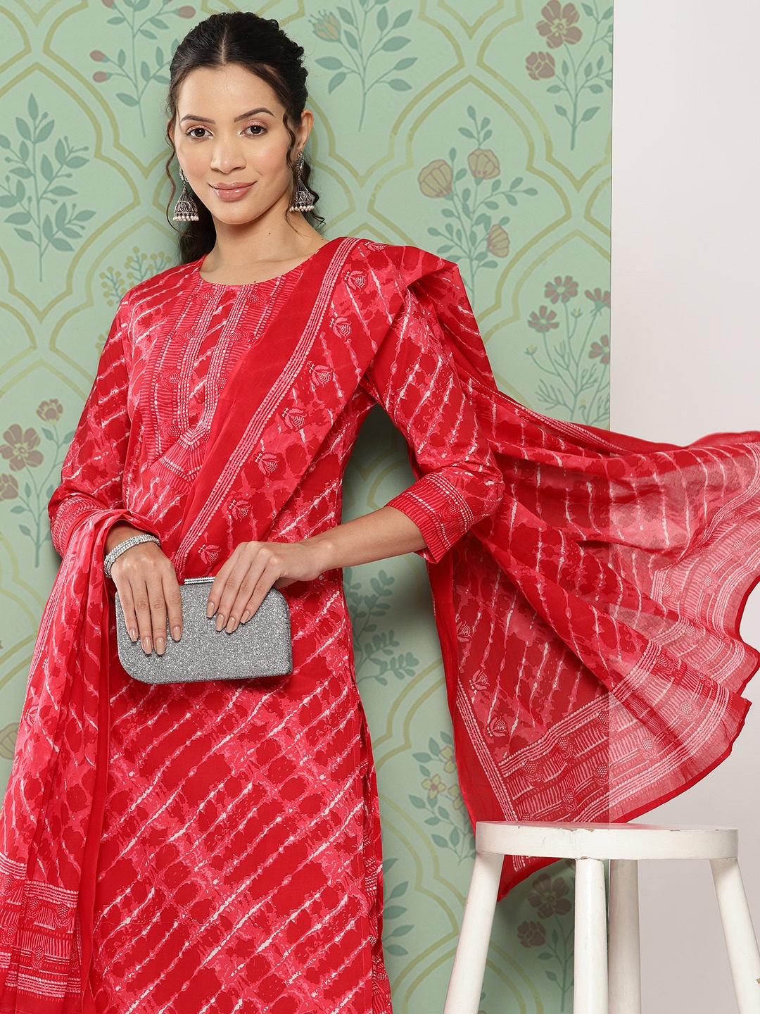 

Yufta Women Printed Regular Pure Cotton Kurta with Trousers & With Dupatta, Red