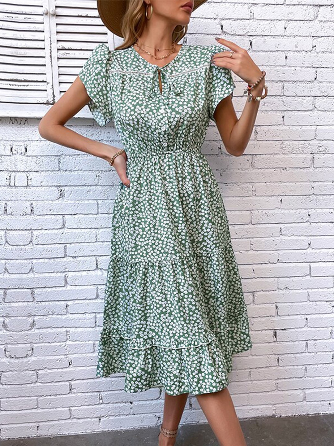 

StyleCast Green Floral Printed Tie-Up Neck Tiered Fit & Flare Midi Dress