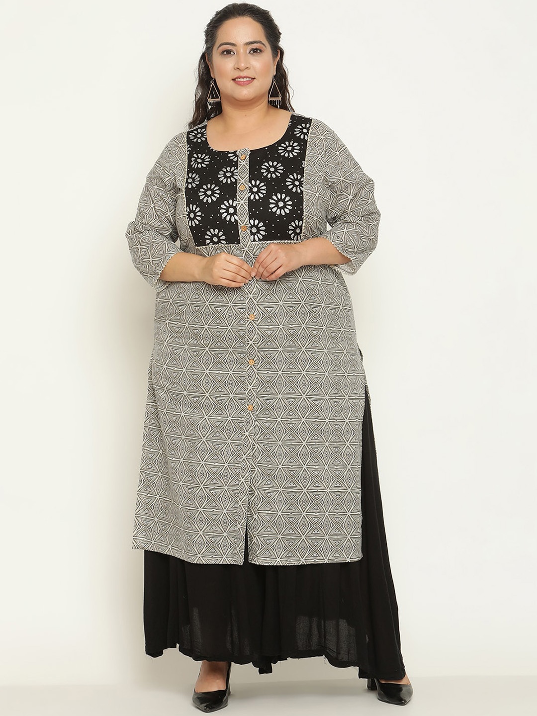 

Sringam Plus Size Ethnic Motifs Printed Mandarin Collar Gotta Patti Cotton Kurta, Grey