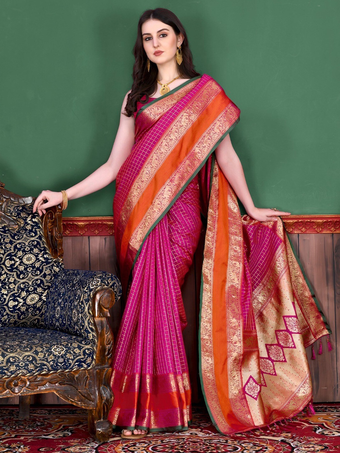 

Mitera Pink & Orange Checked Zari Silk Blend Banarasi Saree With Blouse Piece