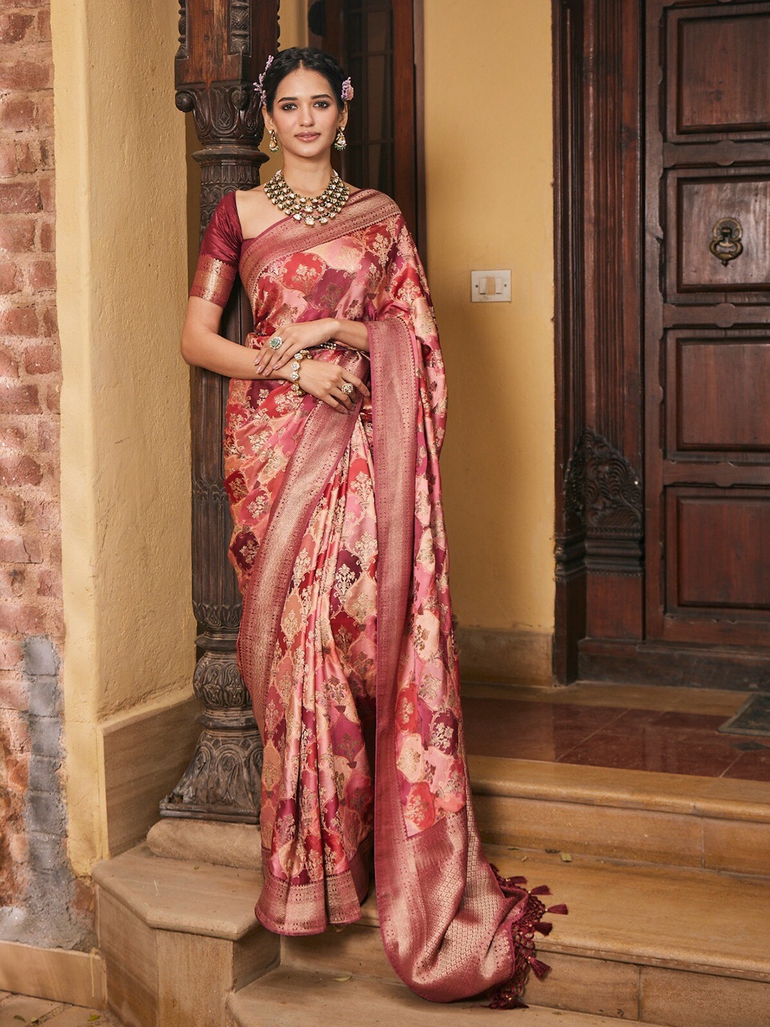 

Meena Bazaar Ethnic Motif Zari Art Silk Saree With Blouse Piece, Magenta
