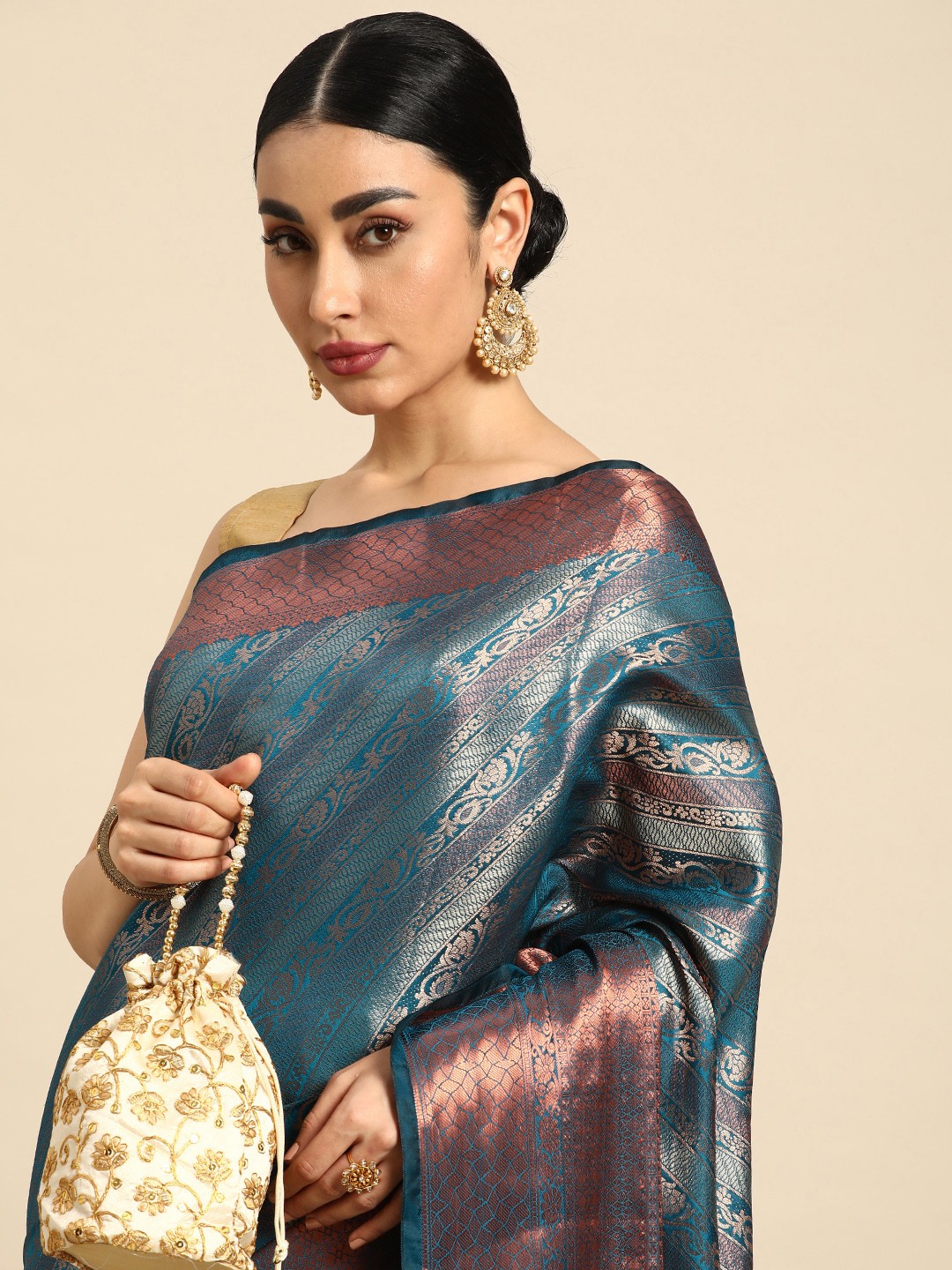 

Mitera Ethnic Motifs Zari Silk Blend Kanjeevaram Saree, Blue