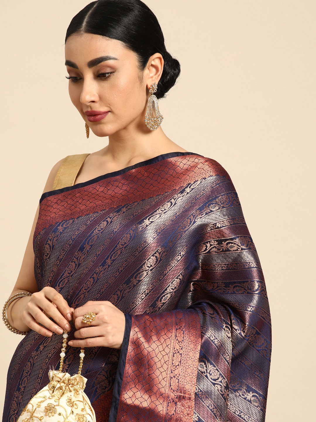 

Mitera Ethnic Motifs Zari Kanjeevaram Saree, Navy blue
