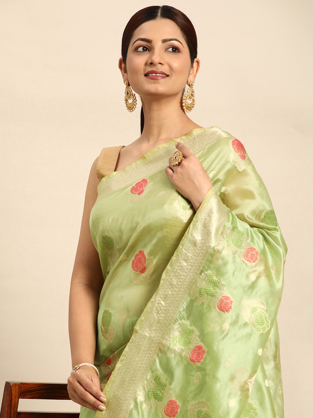 

Mitera Green Floral Zari Organza Handloom Saree