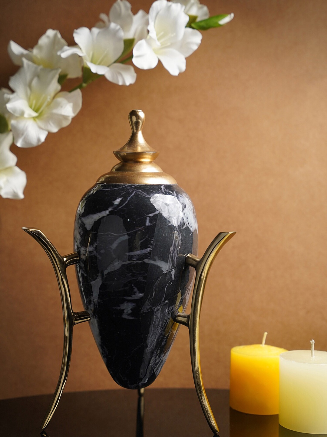 

Folkstorys Black & Metallic-Toned Handmade Metal Monolithic Showpiece