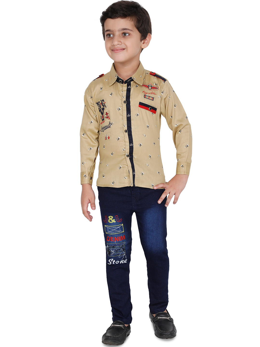 

BAESD Boys Printed Shirt with Jeans, Beige