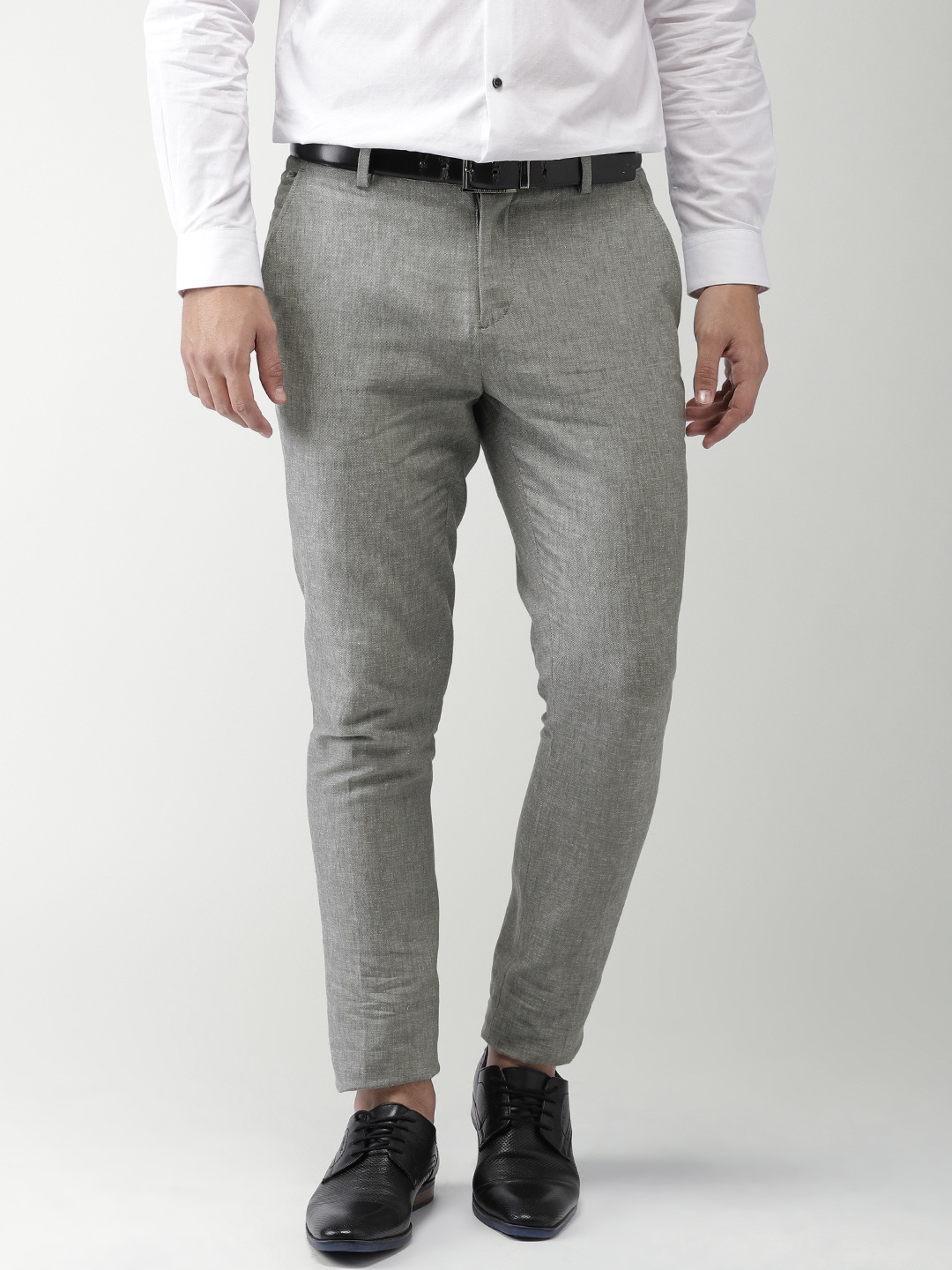 

INVICTUS Men Grey Slim Fit Checked Regular Trousers