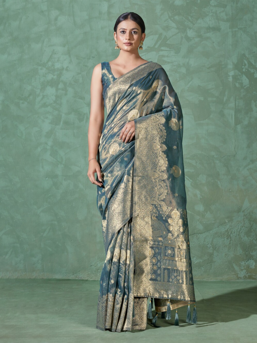 

MONJOLIKA FASHION Ethnic Motif Woven Design Zari Bomkai silk Saree, Grey