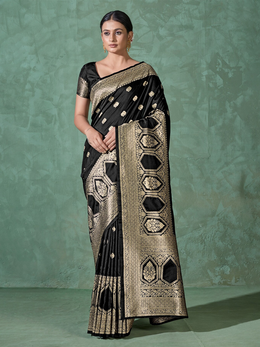 

MONJOLIKA FASHION Ethnic Motif Woven Design Zari Banarasi Saree, Black