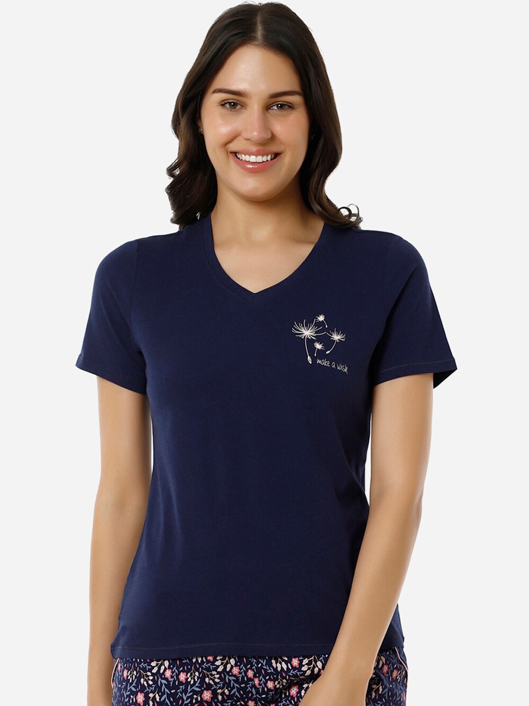 

Amante V-Neck Relaxed Fit Lounge T-shirt, Blue