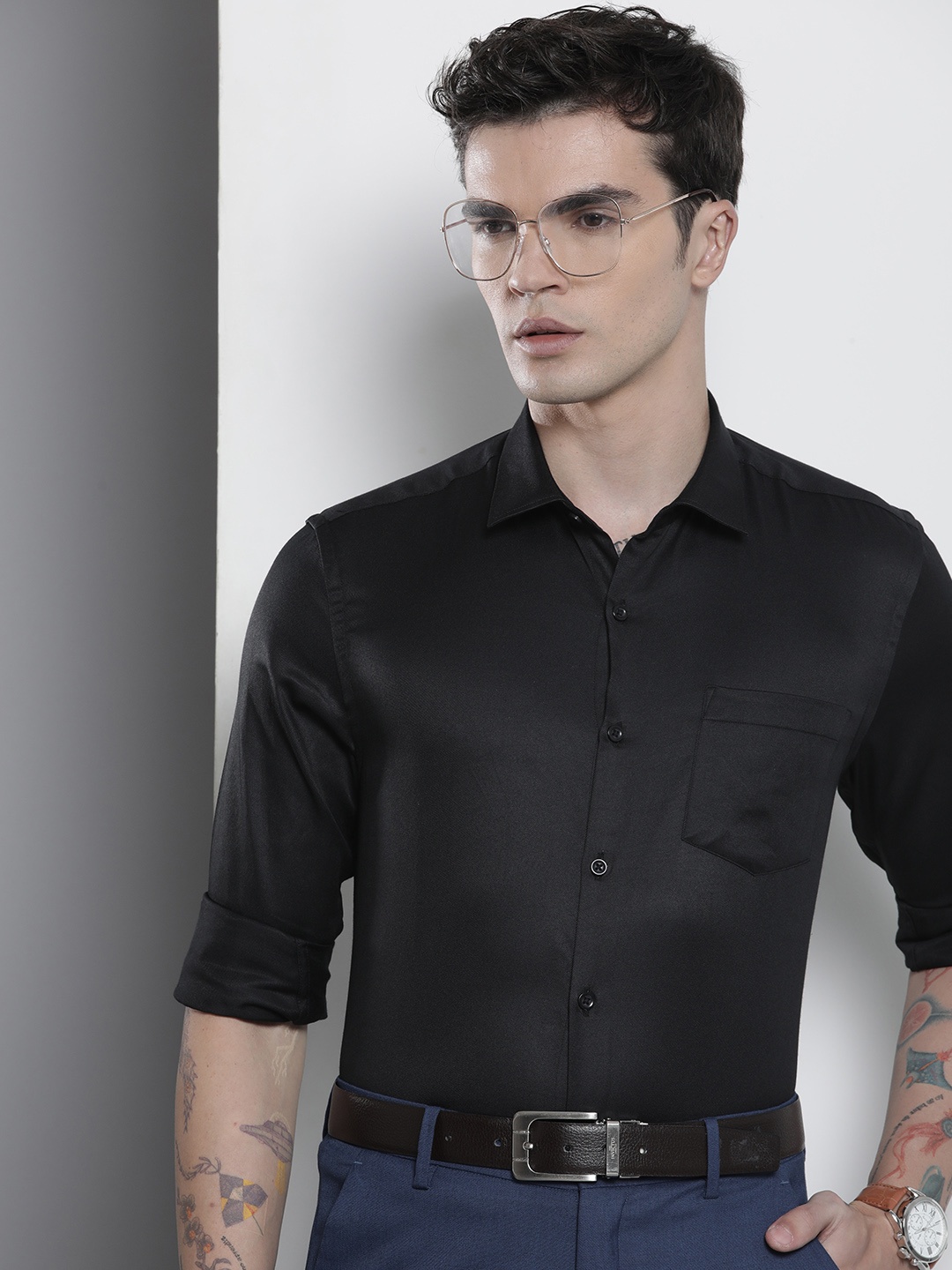

The Indian Garage Co. X Luxe Men Slim Fit Opaque Formal Shirt, Black
