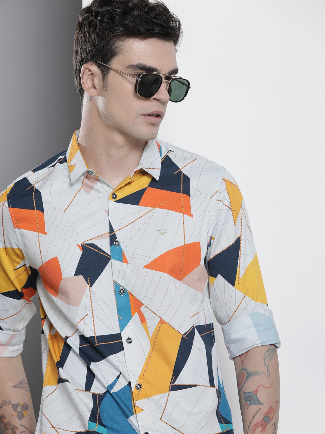 

The Indian Garage Co Men Slim Fit Opaque Printed Casual Shirt, White