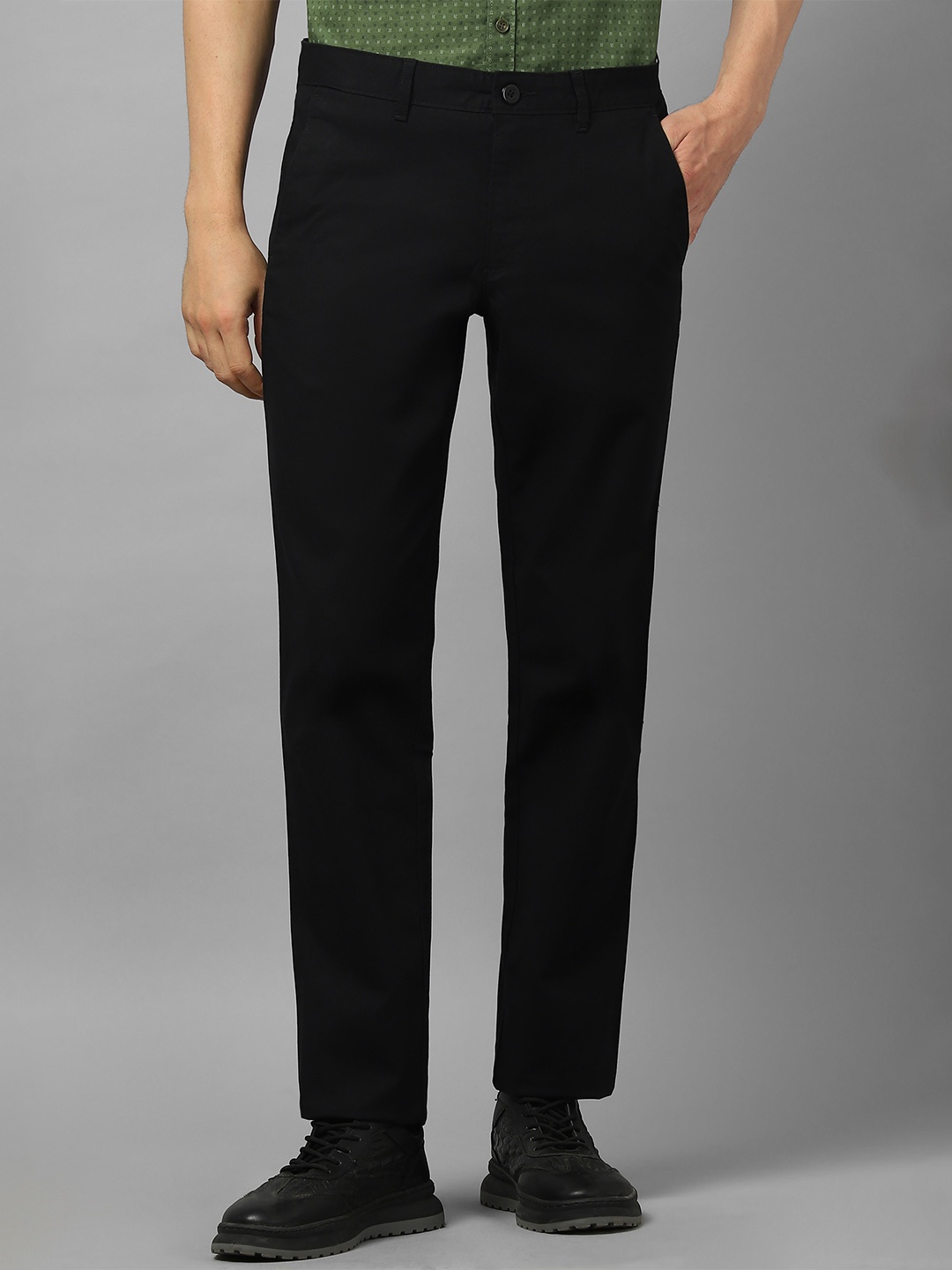 

Louis Philippe Sport Men Black Slim Fit Trousers