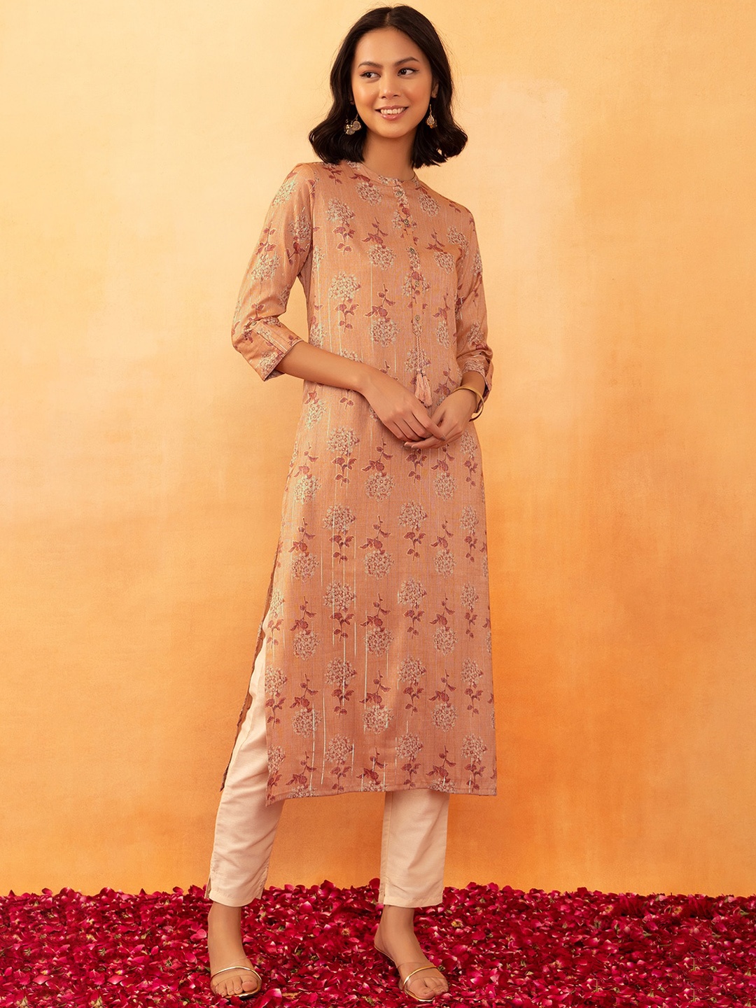 

Rang by Indya Floral Printed Straight Kurta, Peach