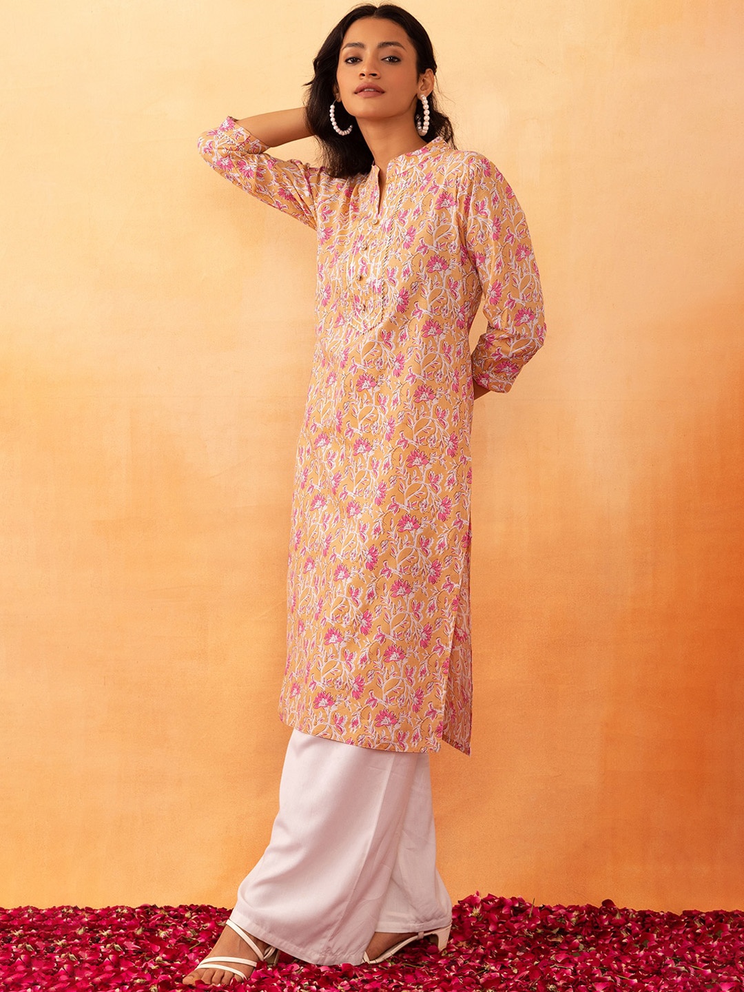 

Rang by Indya Floral Printed Gotta Patti Pure Cotton Straight Kurta, Orange