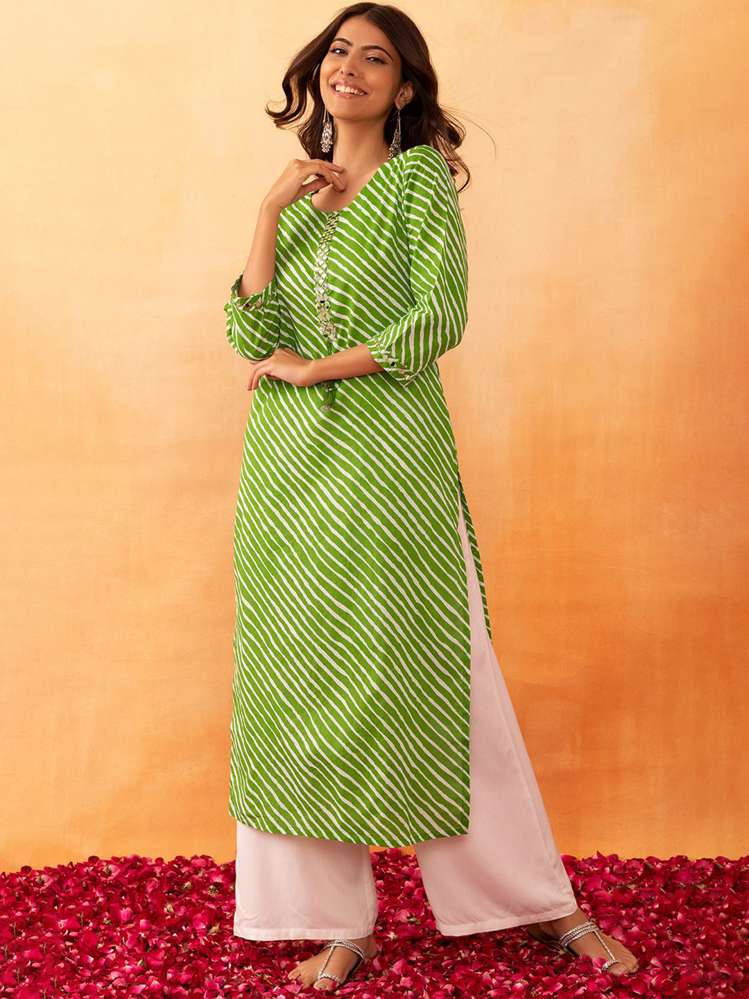 

Rang by Indya Leheriya Printed Mirror Work Pure Cotton Kurta, Green