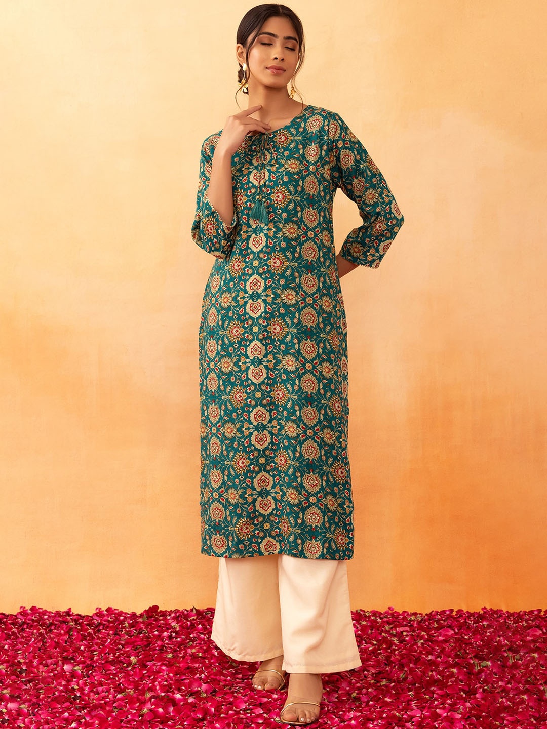 

Rang by Indya Floral Printed Tie-Up Neck Straight Kurta, Green