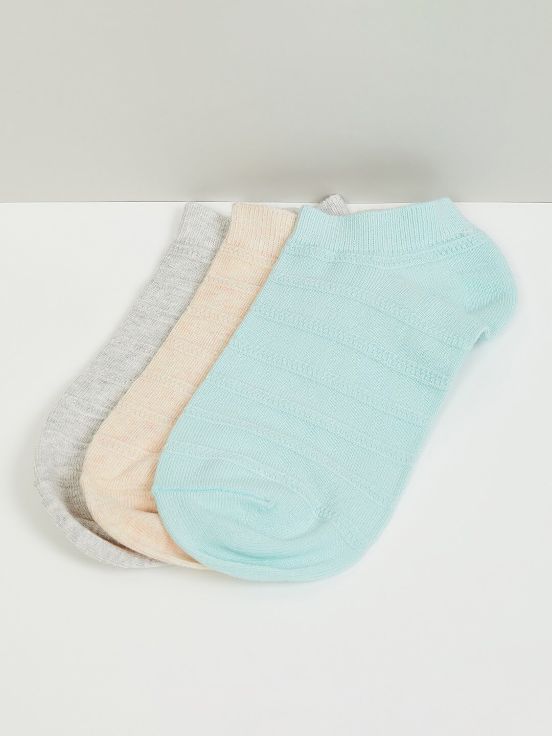 

max Women Pack Of 3 Ankle-Length Socks, Grey