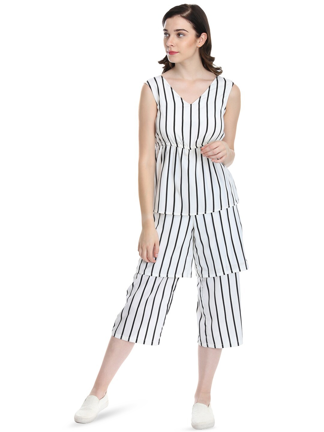 

DODO & MOA White & Black Layered Sleeveless Striped Capri Jumpsuit