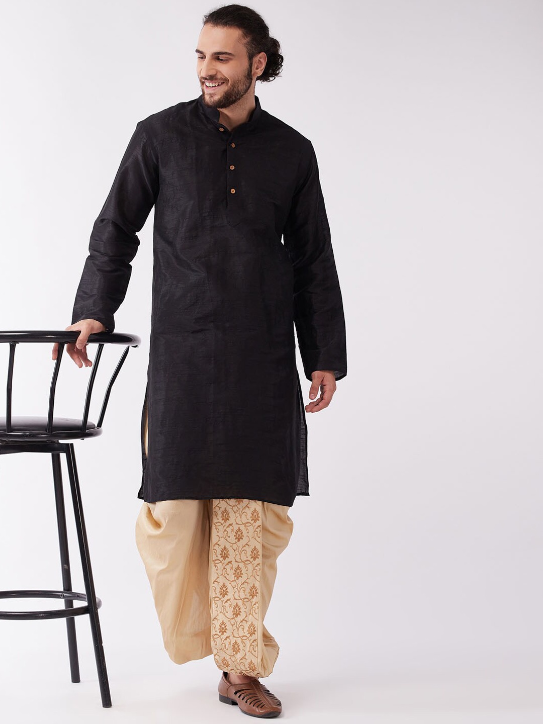 

VASTRAMAY Mandarin Collar Straight Kurta with Dhoti Pants, Black