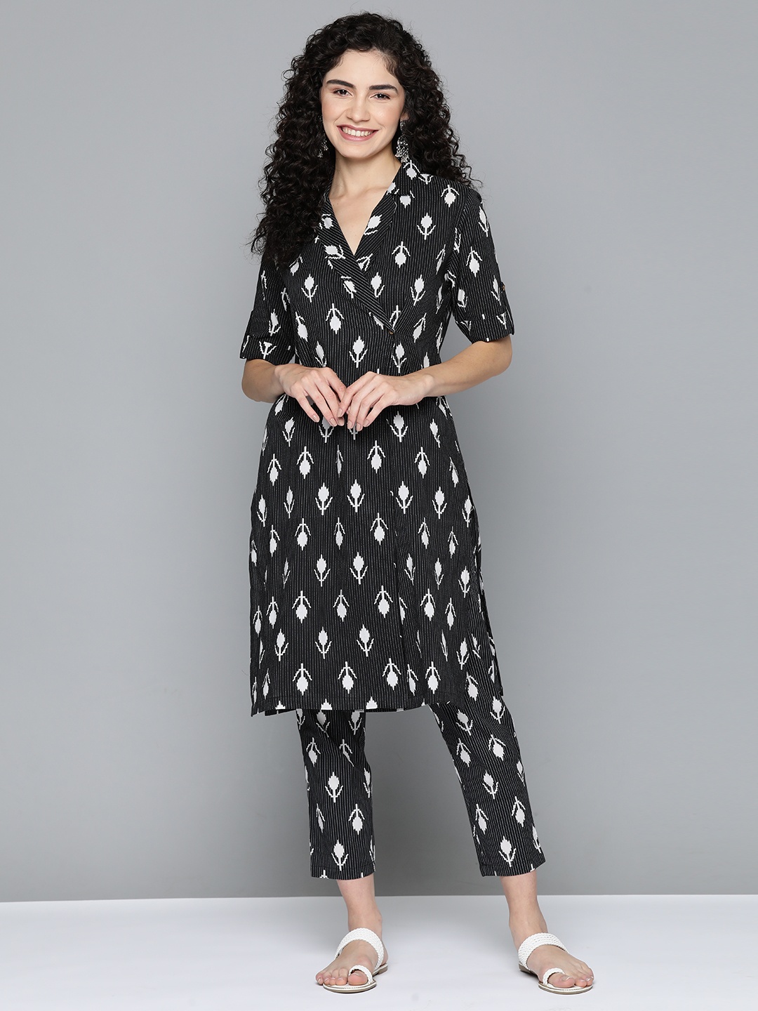 

HERE&NOW Ethnic Motifs Print Lapel Collar Pure Cotton Kurta with Trousers, Black