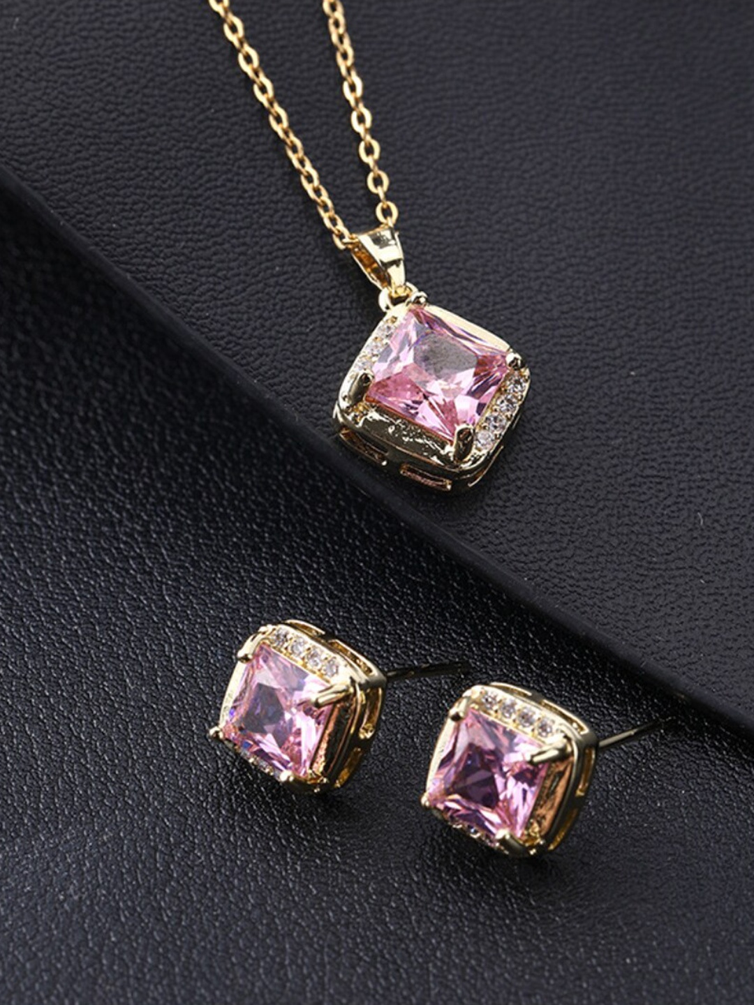 

SALTY Gold-Plated Stone-Studded Jewellery Set