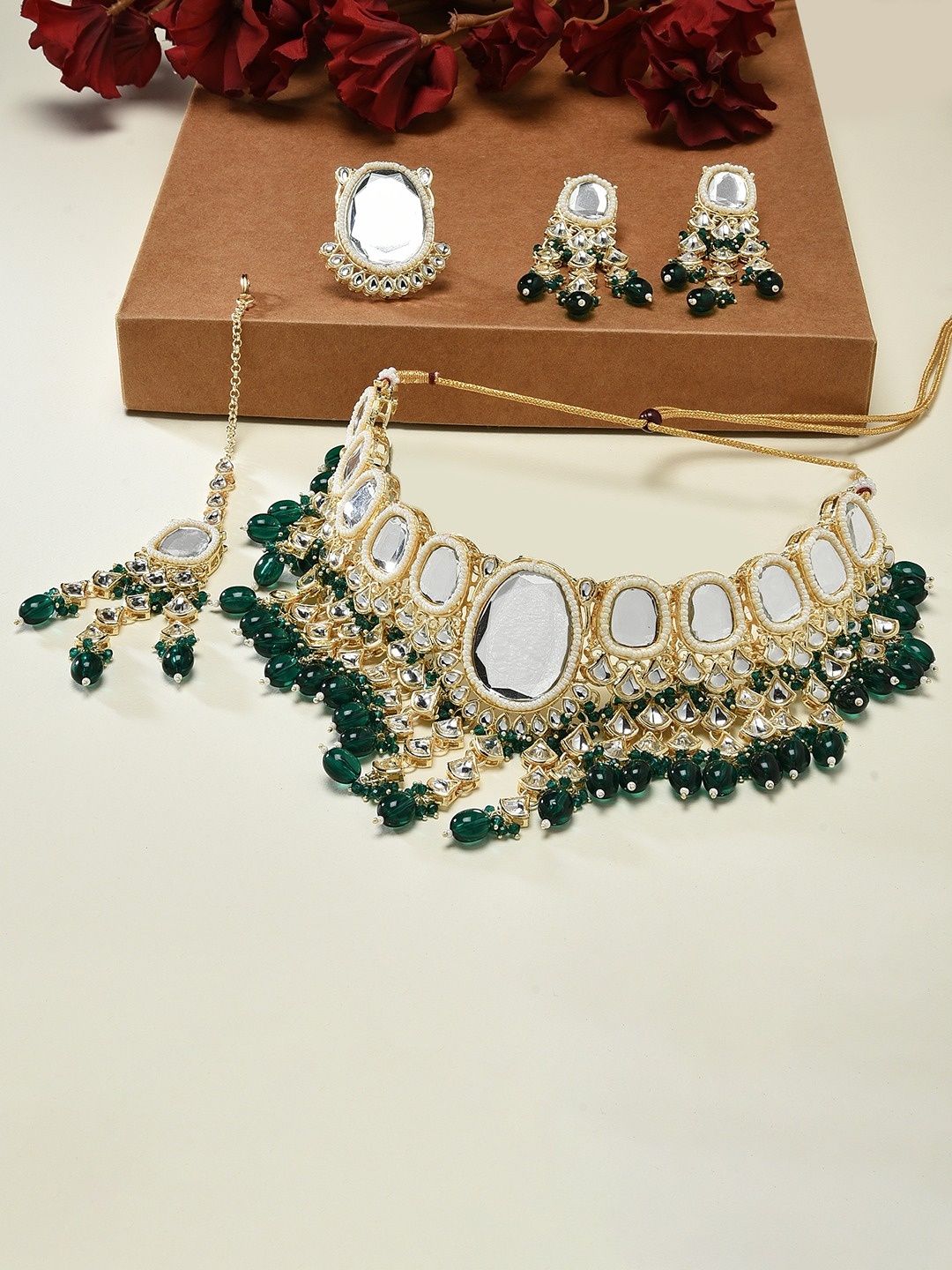 

Zaveri Pearls Gold-Plated Kundan Studded & Beaded Jewellery Set