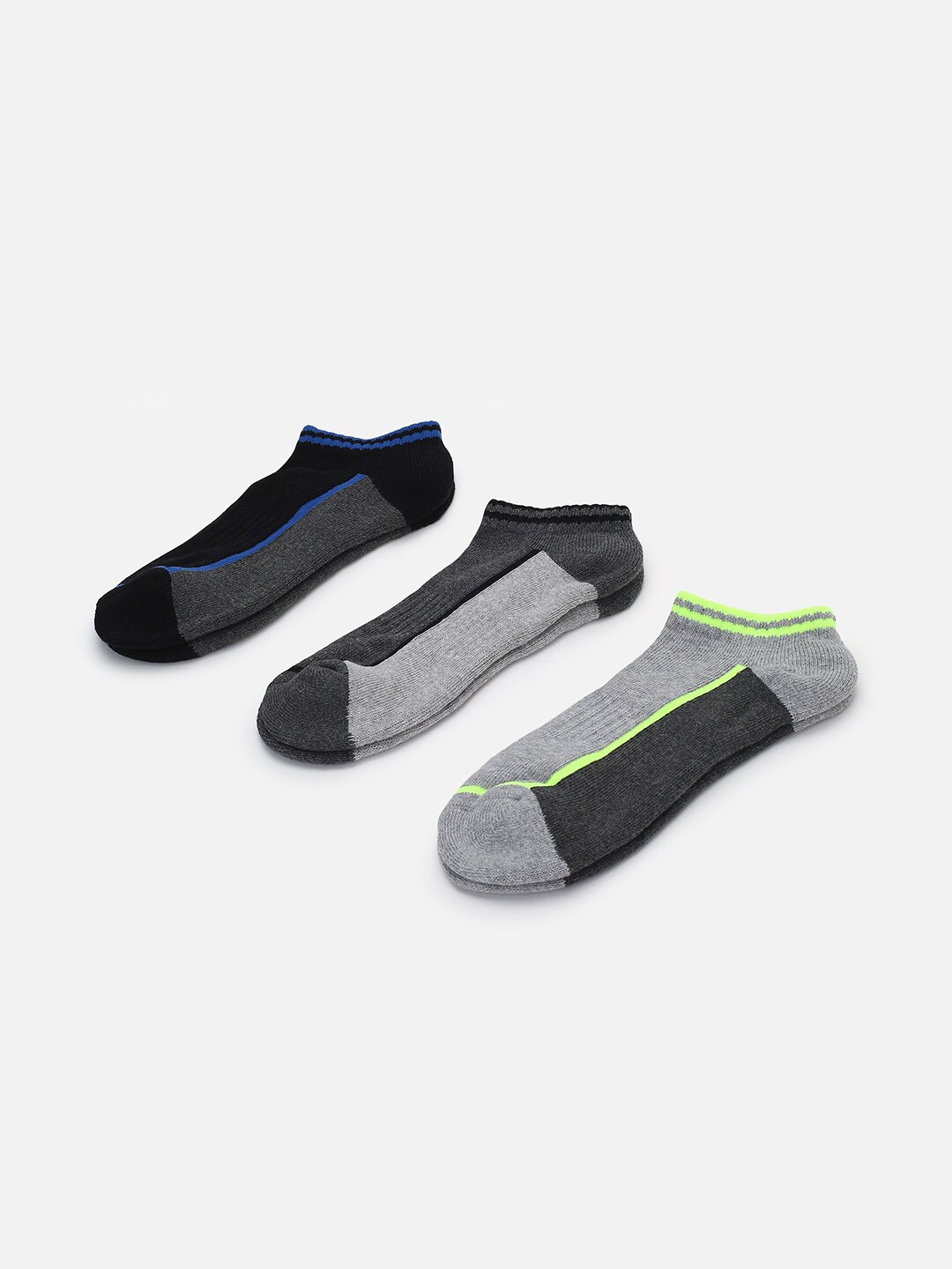 

max Men Pack Of 3 Colourblocked Ankle-Length Socks, Black