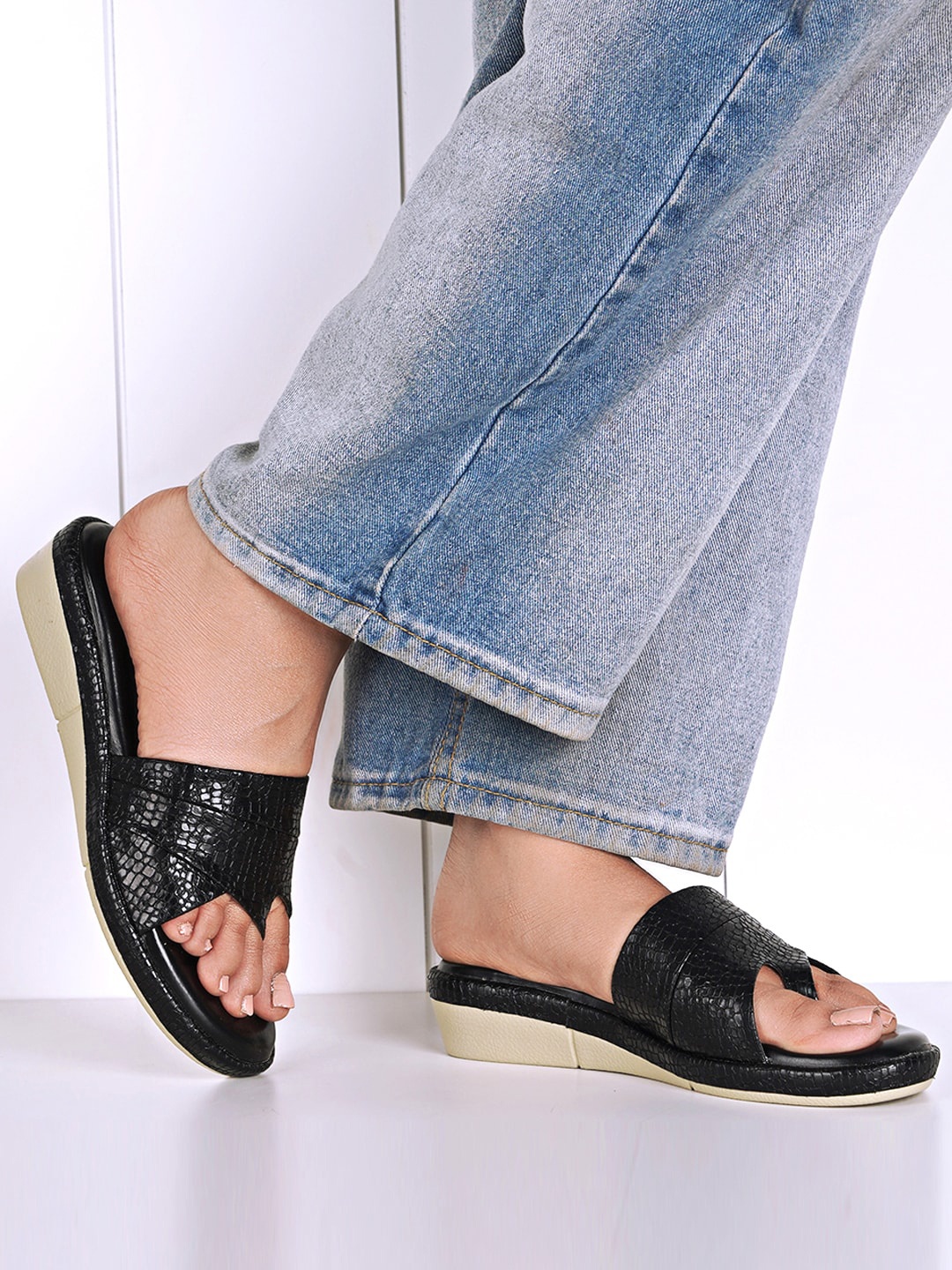 

DressBerry Black Textured Open Toe Flats