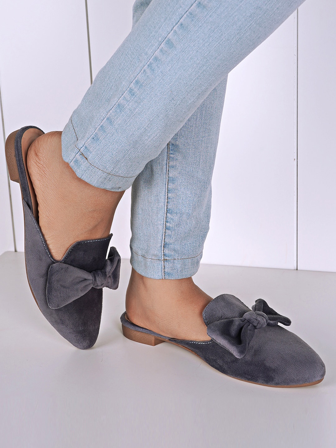 

DressBerry Grey Bow Embellished Mules