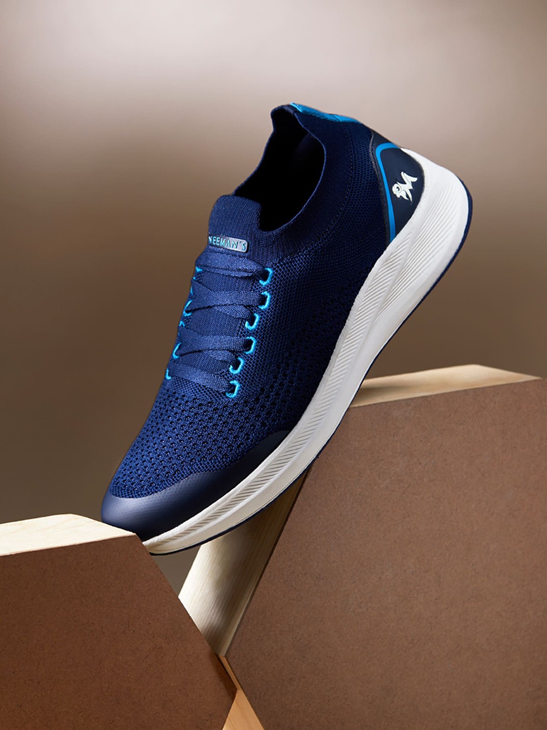 

NEEMANS Woven Design Lightweight Mesh Contrast Sole Sneakers, Navy blue