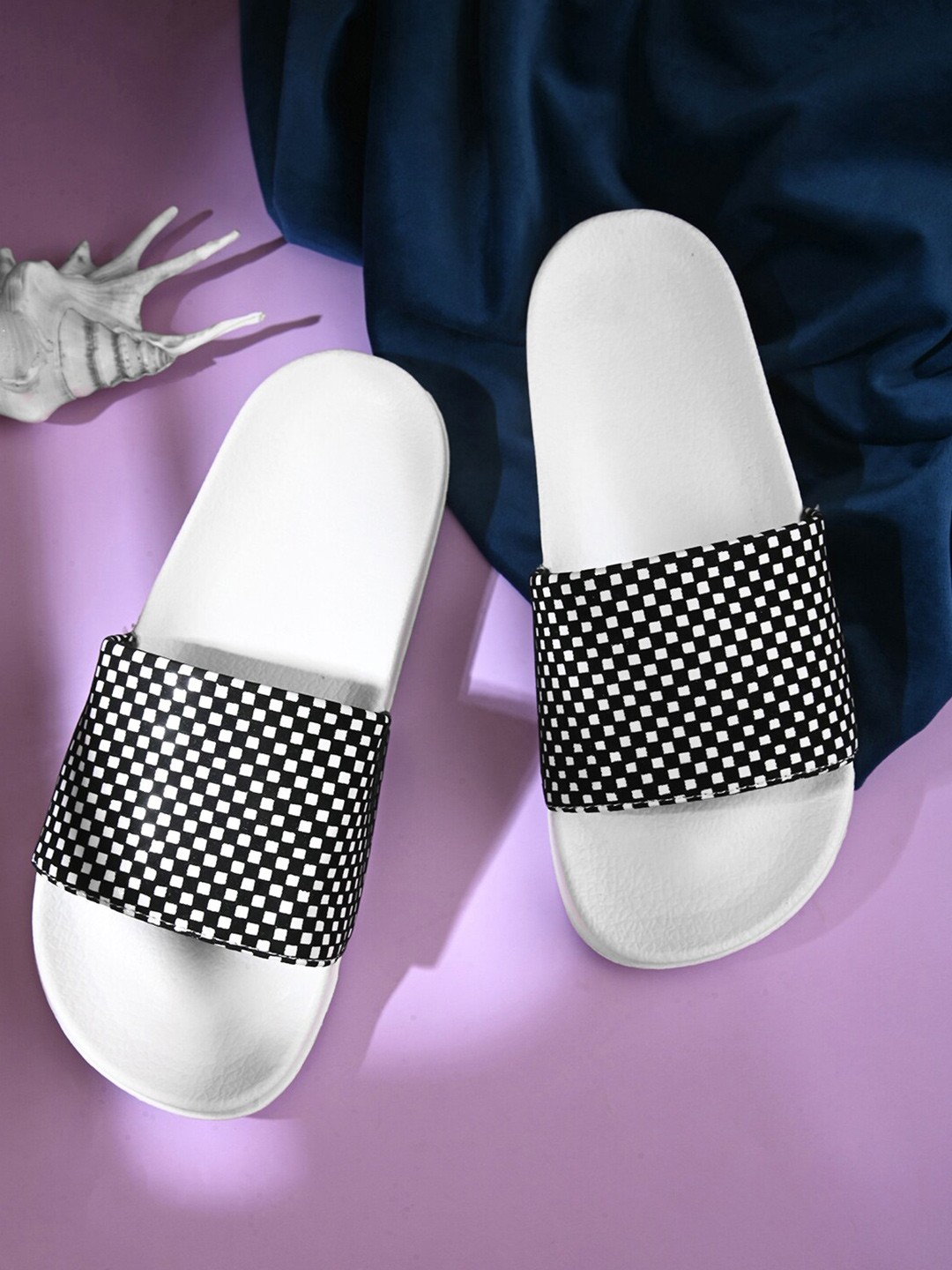 

EXTRIMOS Women Printed Lightweight Sliders, White