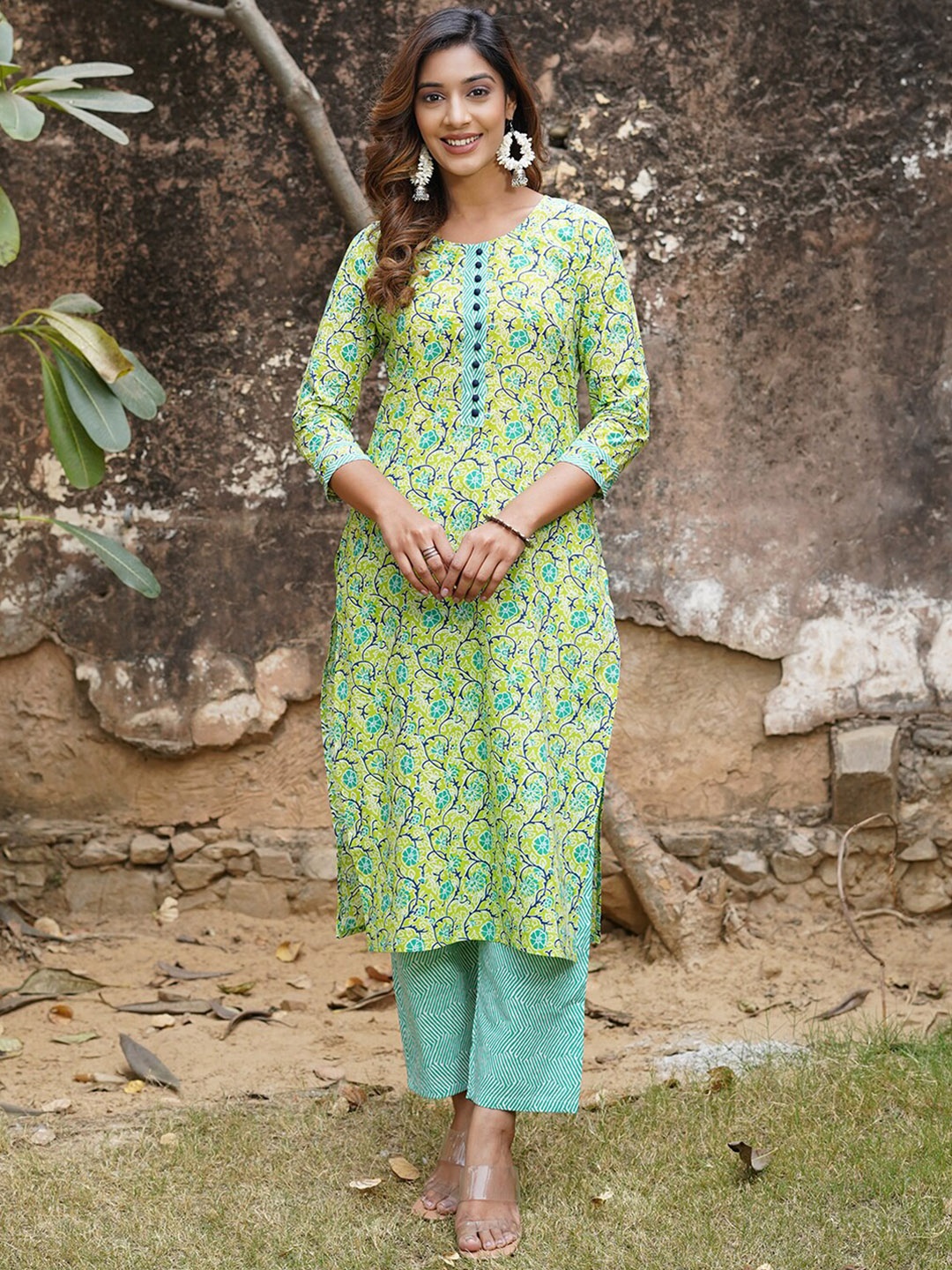 

KALINI Floral Printed Regular Pure Cotton Kurta with Trousers, Green