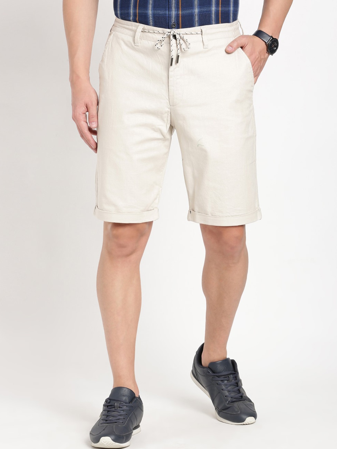 

Indian Terrain Men Slim Fit Pure Cotton Chino Shorts, Off white