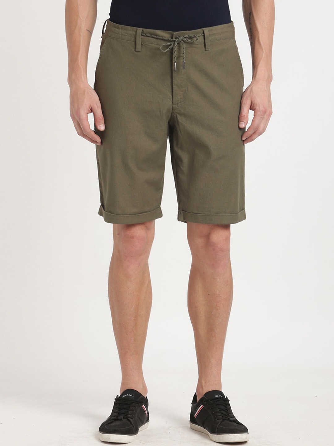 

Indian Terrain Men Mid-Rise Slim Fit Pure Cotton Shorts, Green