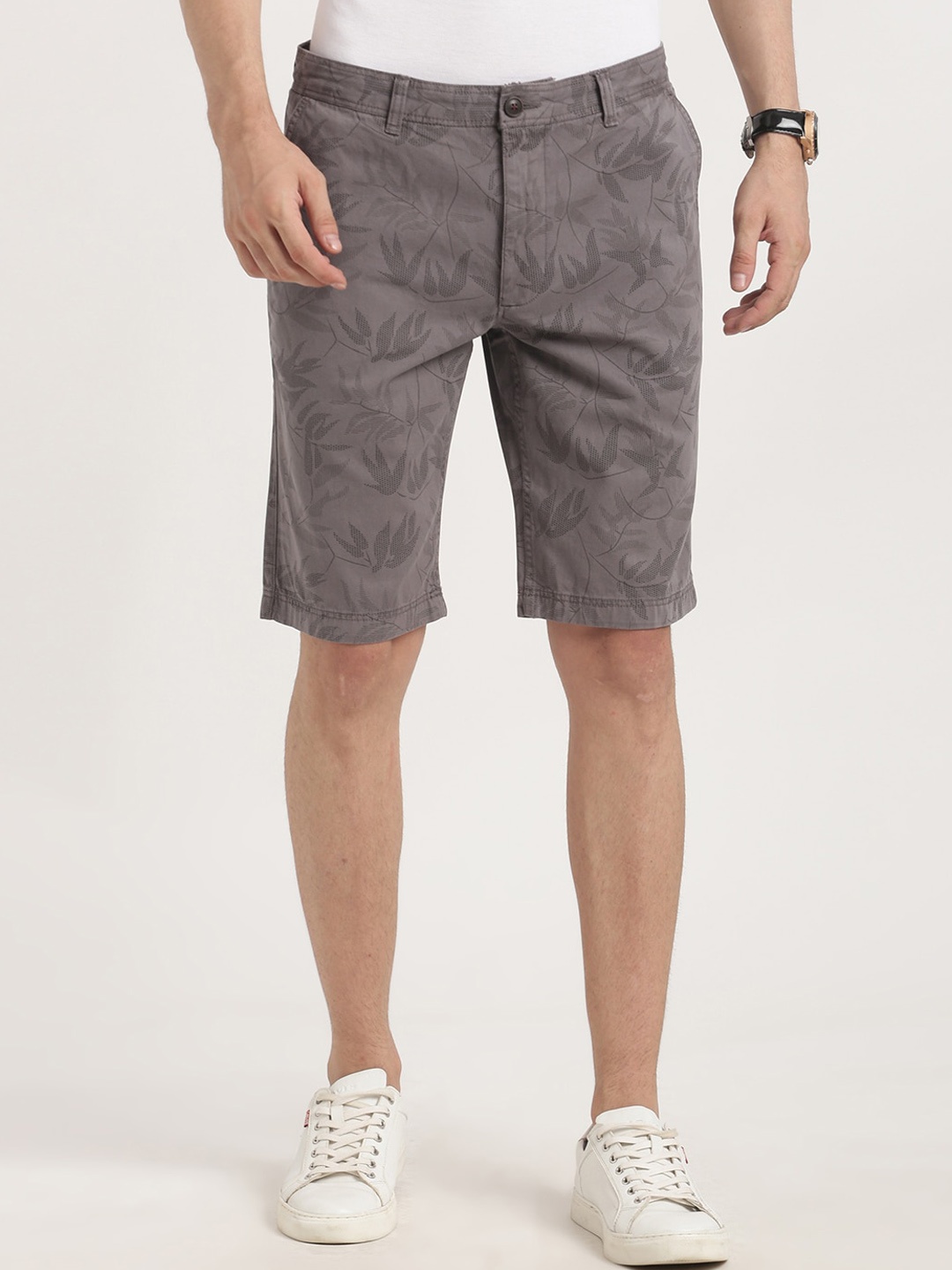 

Indian Terrain Men Floral Printed Slim Fit Pure Cotton Shorts, Grey
