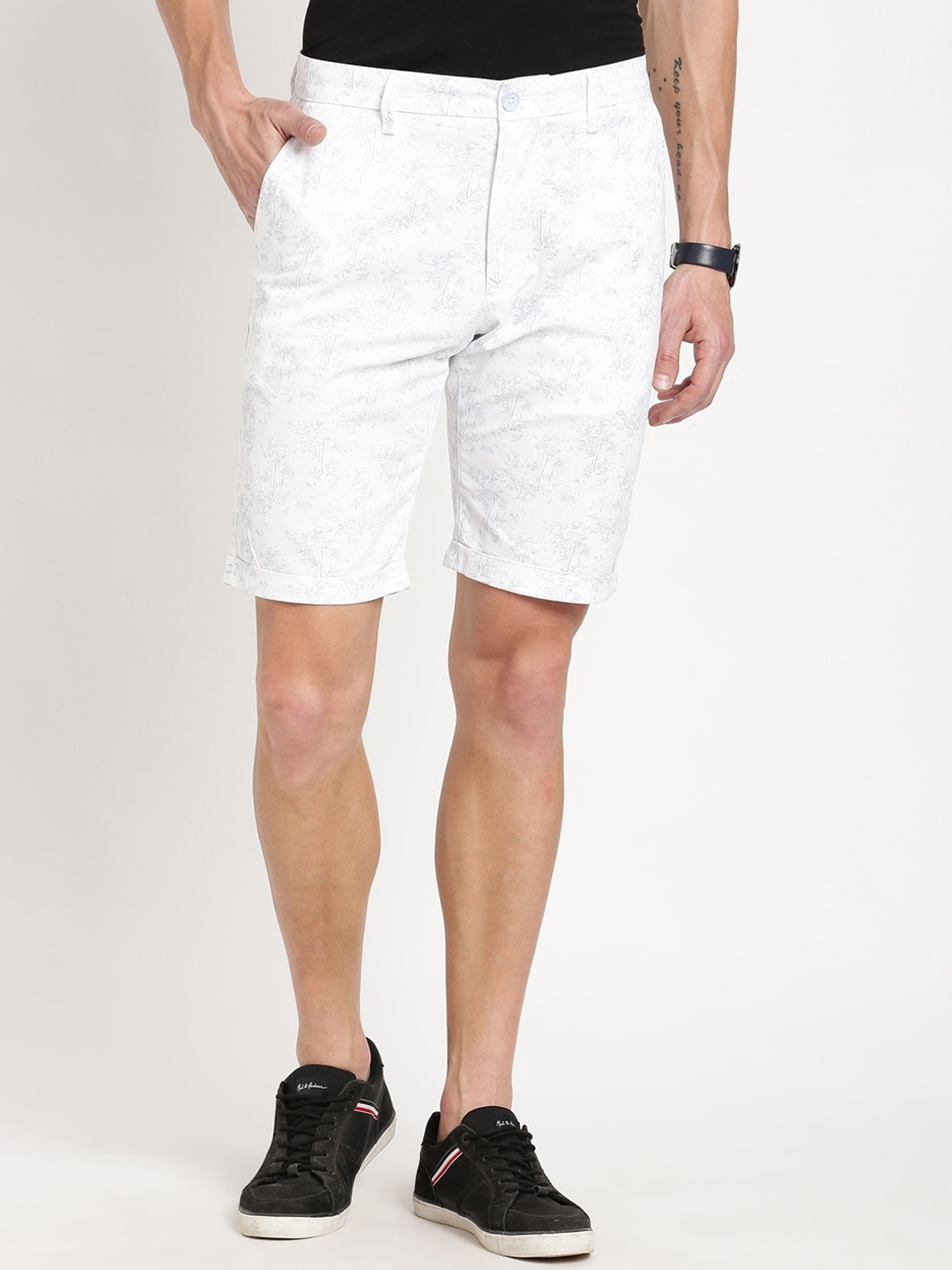 

Indian Terrain Men Slim Fit Conversational Printed Pure Cotton Chino Shorts, White