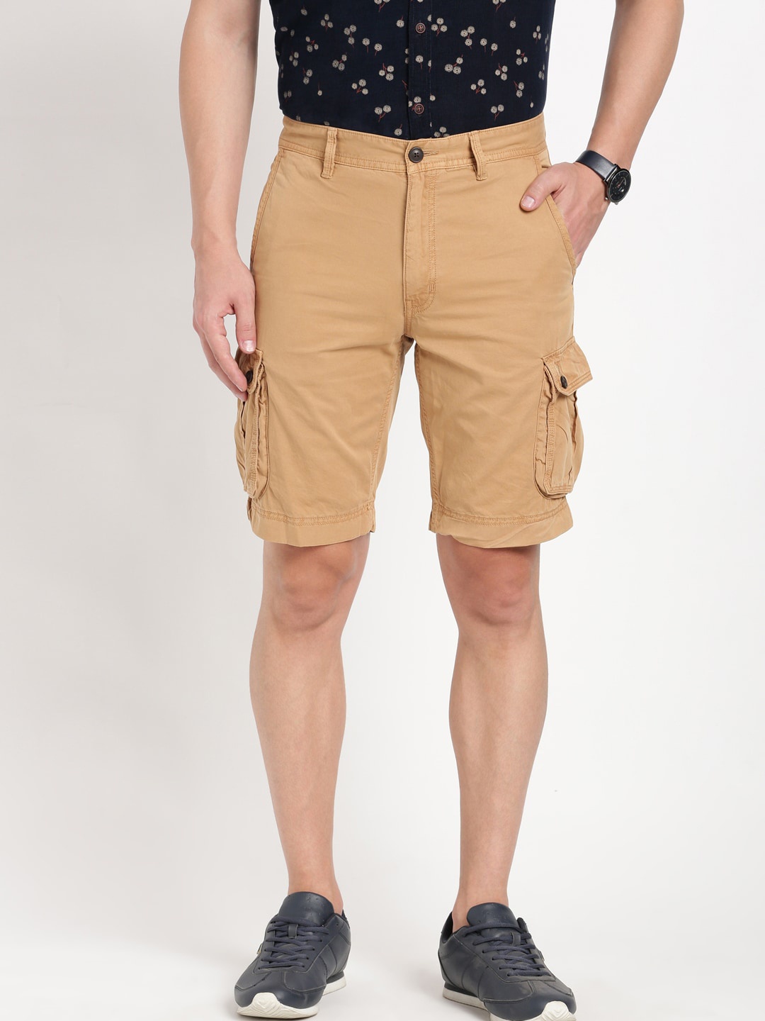 

Indian Terrain Men Slim Fit Mid-Rise Pure Cotton Cargo Shorts, Beige