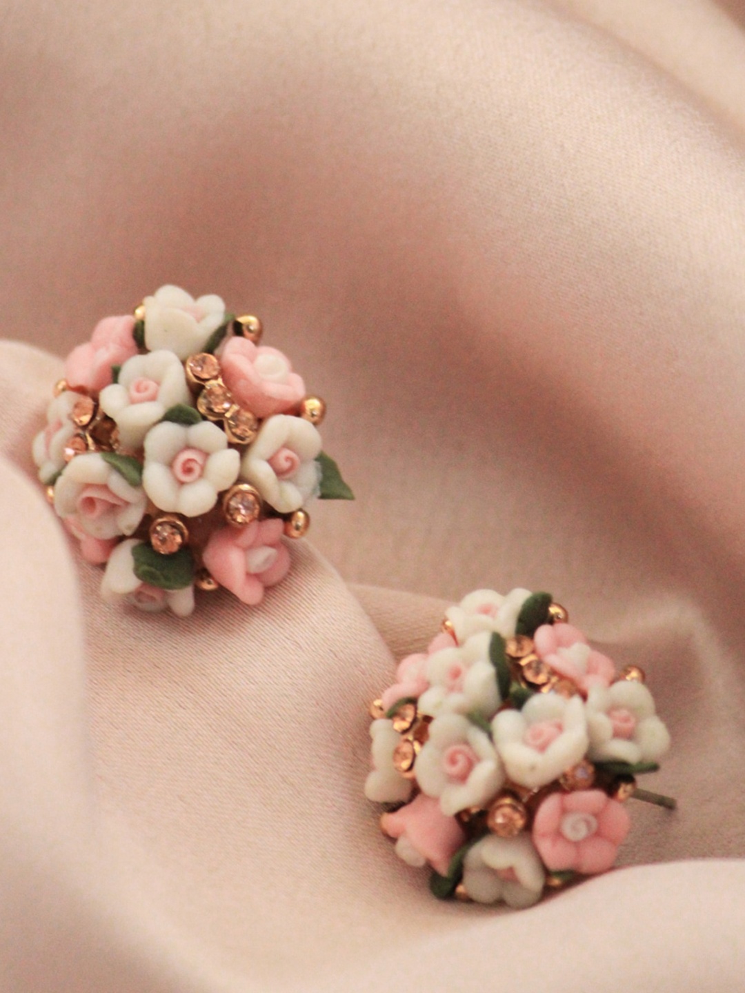 

SALTY Flower Bouquet Stud Earrings, Pink
