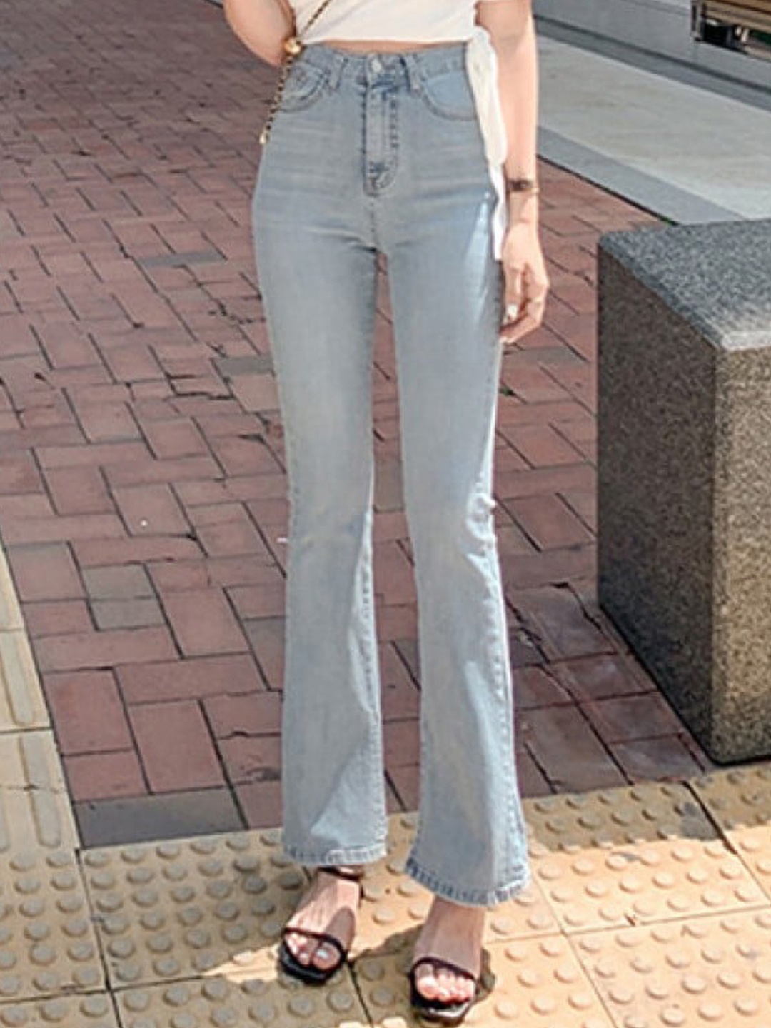 

StyleCast Women Blue High-Rise Clean Look Bootcut Jeans