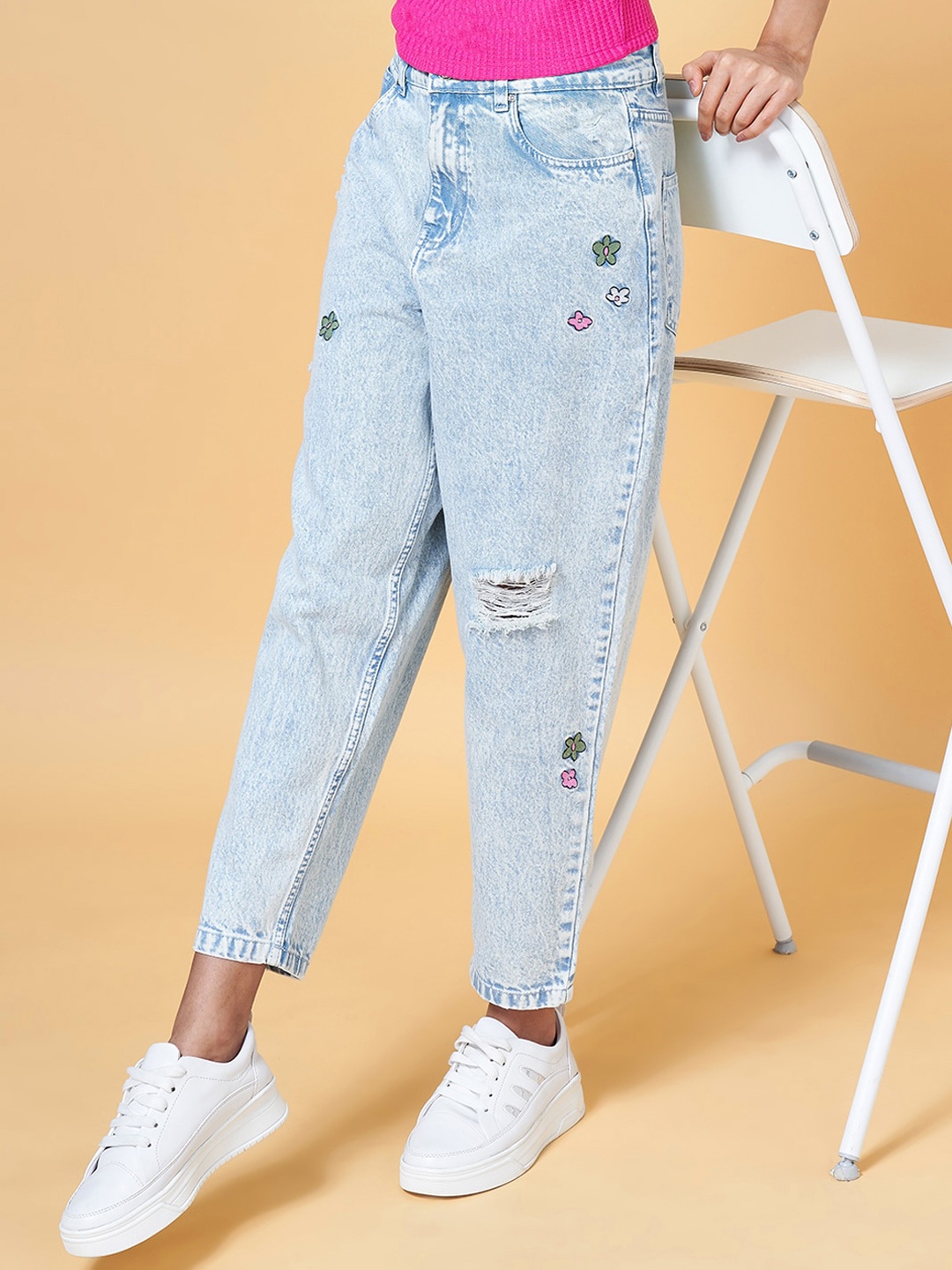 

People Women Blue Relaxed Fit High-Rise Mildly Distressed Jeans