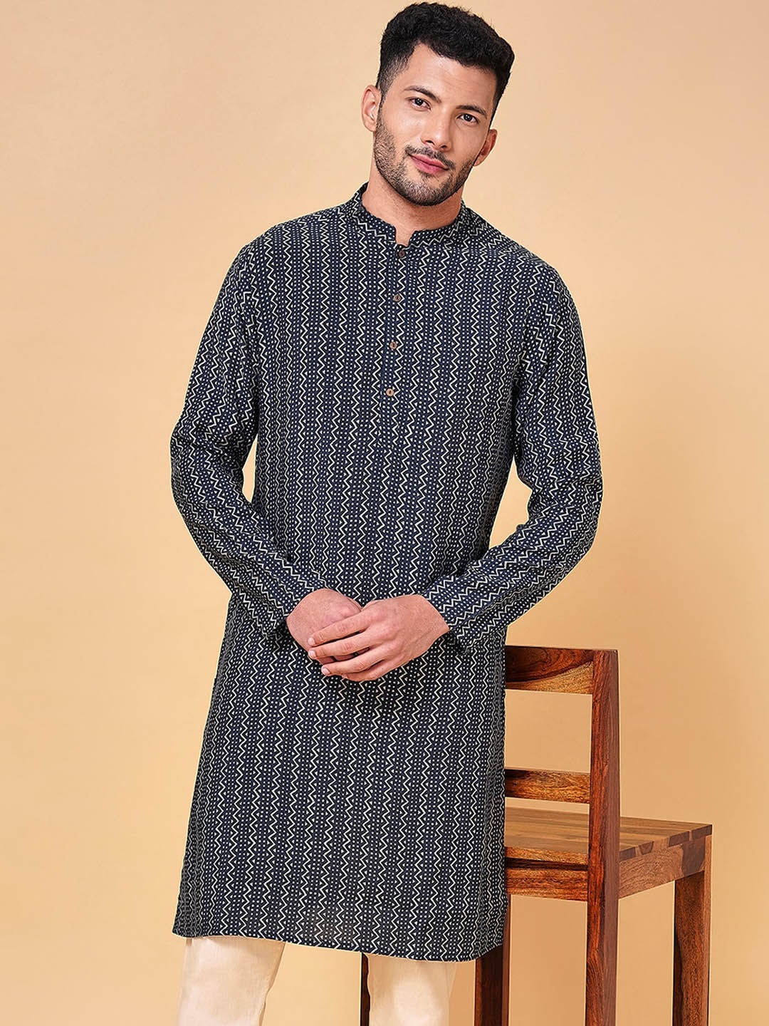 

YU by Pantaloons Mandarin Collar Printed Cotton Kurta, Navy blue