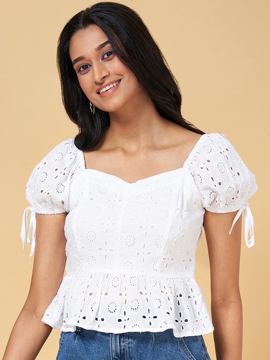

People White Sweetheart Neck Puff Sleeve Cotton Schiffli Peplum Top