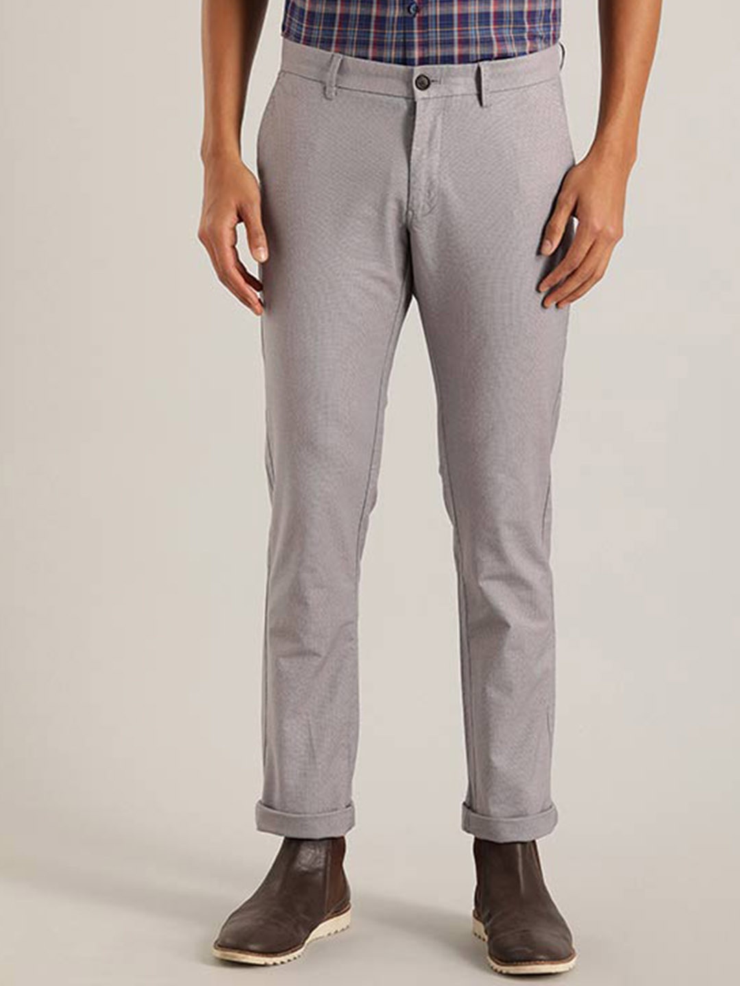 

Indian Terrain Men Brooklyn Mid Rise Plain Slim Fit Chinos Trousers, Grey