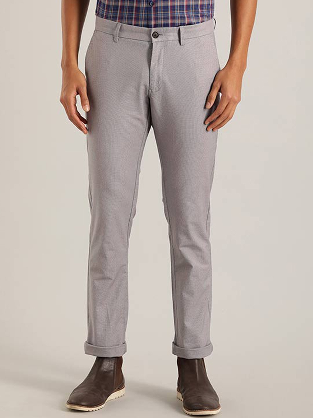 

Indian Terrain Men Brooklyn Mid Rise Plain Slim Fit Chinos Trousers, Grey